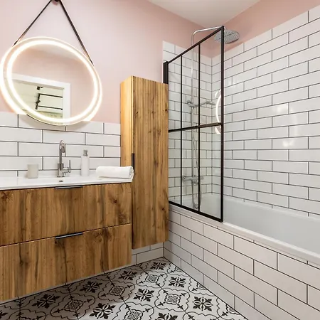 Daire Letnicka Cosy With Garden By Bookinghost *