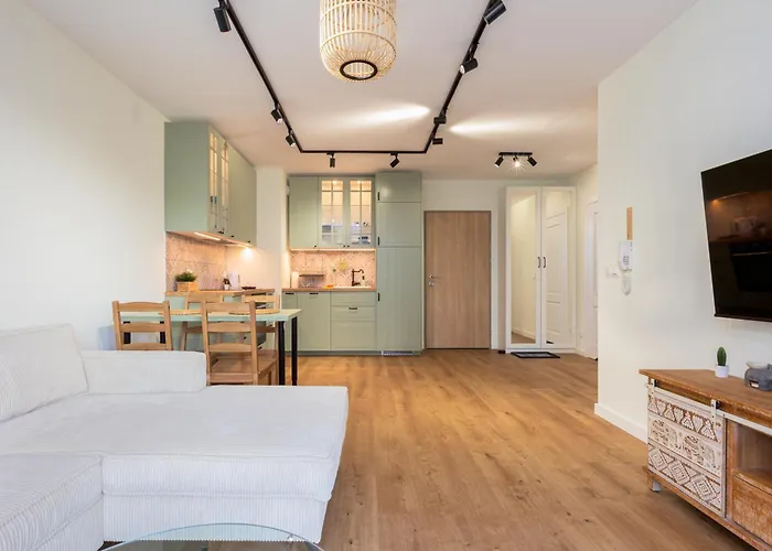 Letnicka Cosy With Garden By Bookinghost * 格但斯克