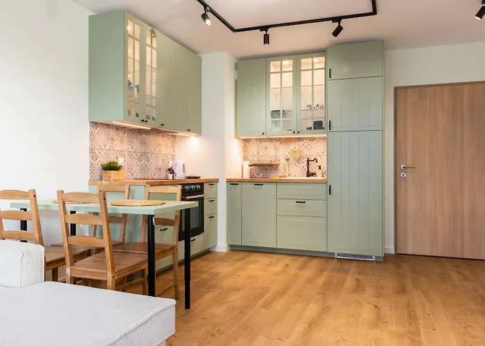 Letnicka Cosy With Garden By Bookinghost